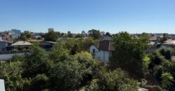 Proprietate deosebită în Ploiești – apartament cu 4 camere, un singur apartament pe nivel, boxă generoasă și cotă de teren 145 mp
