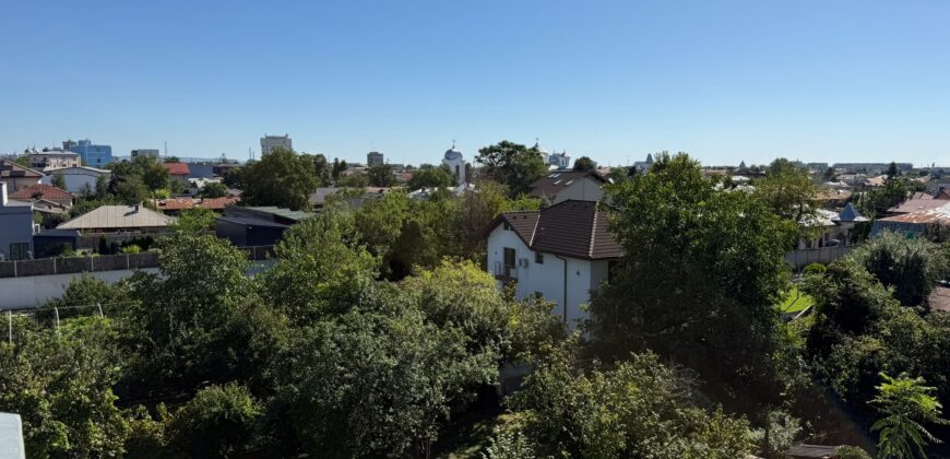 Proprietate deosebită în Ploiești – apartament cu 4 camere, un singur apartament pe nivel, boxă generoasă și cotă de teren 145 mp