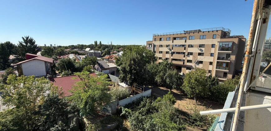 Proprietate deosebită în Ploiești – apartament cu 4 camere, un singur apartament pe nivel, boxă generoasă și cotă de teren 145 mp