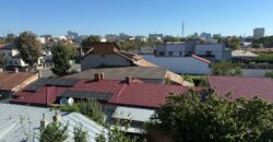 Proprietate deosebită în Ploiești – apartament cu 4 camere, un singur apartament pe nivel, boxă generoasă și cotă de teren 145 mp