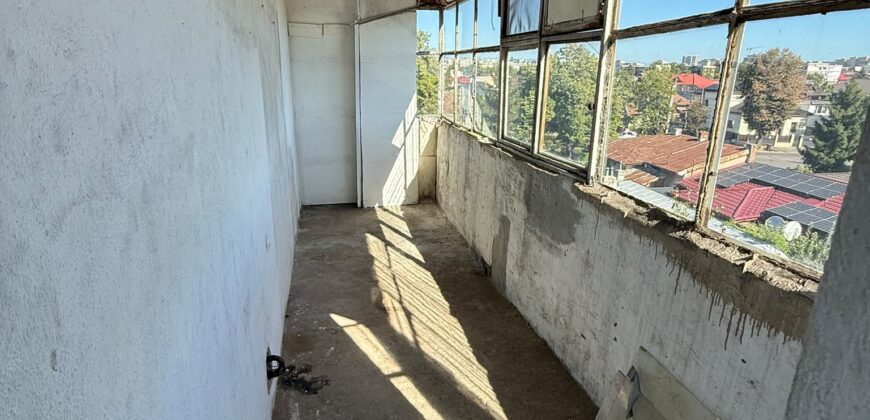 Proprietate deosebită în Ploiești – apartament cu 4 camere, un singur apartament pe nivel, boxă generoasă și cotă de teren 145 mp