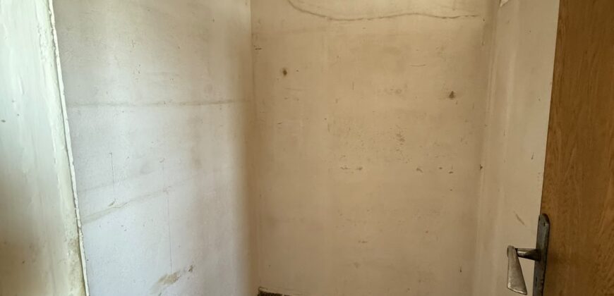 Proprietate deosebită în Ploiești – apartament cu 4 camere, un singur apartament pe nivel, boxă generoasă și cotă de teren 145 mp