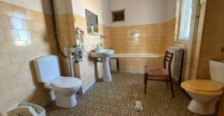 Proprietate deosebită în Ploiești – apartament cu 4 camere, un singur apartament pe nivel, boxă generoasă și cotă de teren 145 mp