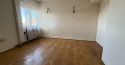 Proprietate deosebită în Ploiești – apartament cu 4 camere, un singur apartament pe nivel, boxă generoasă și cotă de teren 145 mp