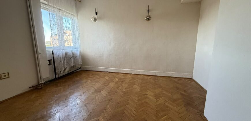 Proprietate deosebită în Ploiești – apartament cu 4 camere, un singur apartament pe nivel, boxă generoasă și cotă de teren 145 mp