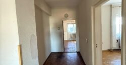 Proprietate deosebită în Ploiești – apartament cu 4 camere, un singur apartament pe nivel, boxă generoasă și cotă de teren 145 mp