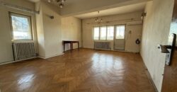 Proprietate deosebită în Ploiești – apartament cu 4 camere, un singur apartament pe nivel, boxă generoasă și cotă de teren 145 mp