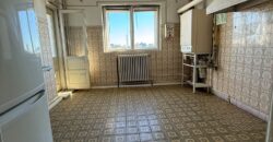 Proprietate deosebită în Ploiești – apartament cu 4 camere, un singur apartament pe nivel, boxă generoasă și cotă de teren 145 mp