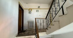 Proprietate deosebită în Ploiești – apartament cu 4 camere, un singur apartament pe nivel, boxă generoasă și cotă de teren 145 mp