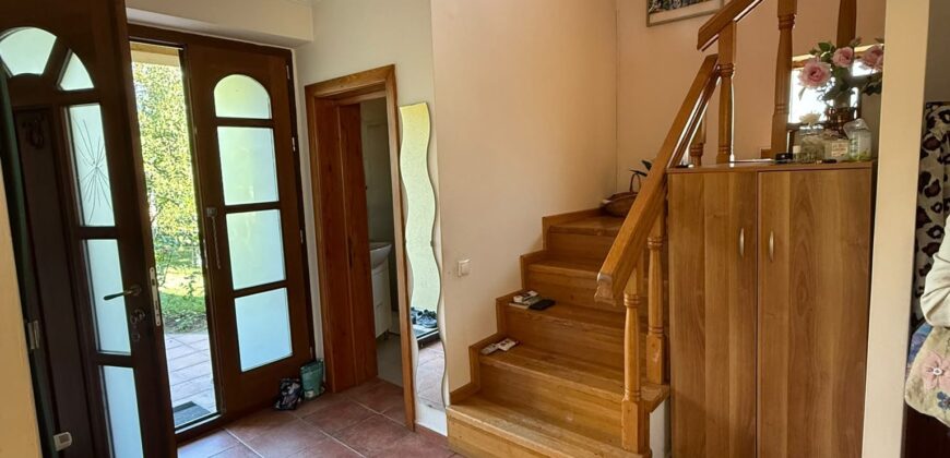 Casă de vânzare P+M, zona Albert – Ploiești | Teren 600 mp | 4 camere | Beci
