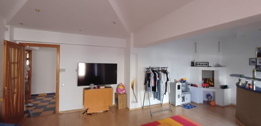 Vanzare apartament 3 camere 84 mp Caraiman / Bld Republicii Ploiesti