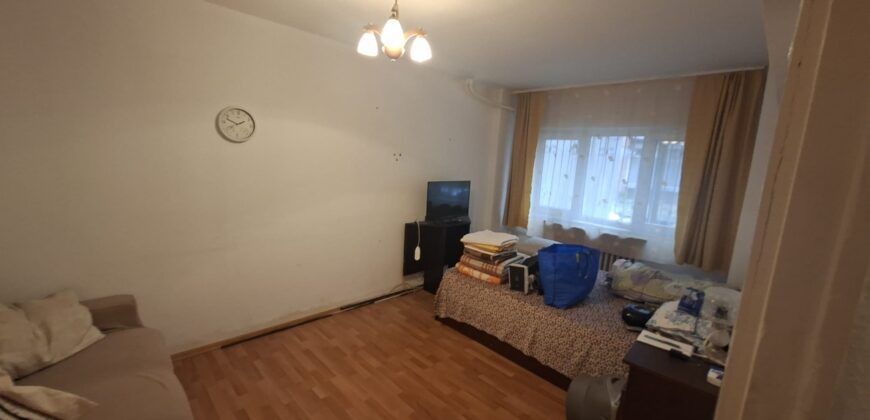 Vânzare apartament 2 camere, decomandat, parter – Ploiești, zona Bulevardul București